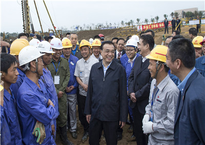 2015年，國(guó)務(wù)院總理李克強(qiáng)視察位于海南的中天建設(shè)集團(tuán)第七建設(shè)公司項(xiàng)目部