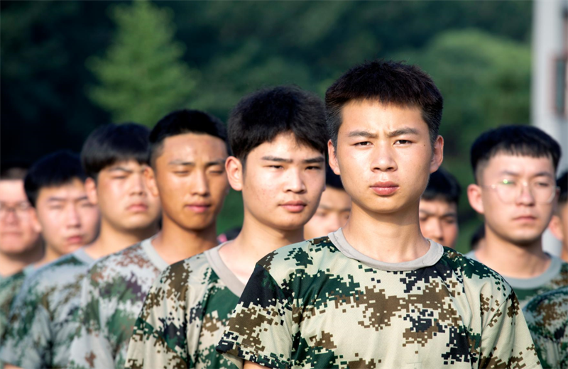 2021年7月6日，中天北京集團百名應屆大學生褪下便服換上軍裝，在訓練場上接受為期2天的軍訓，享受入職前的第一份美好記憶。