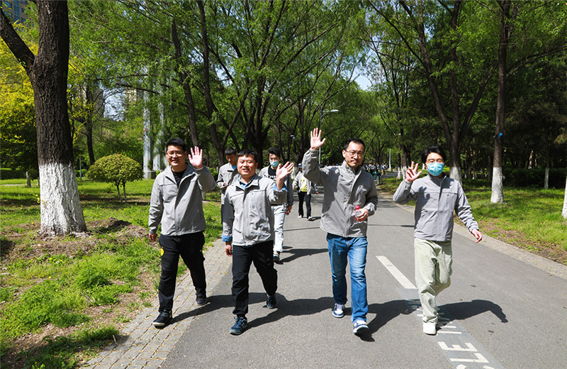 2023年5月6日，東北公司于沈陽奧林匹克生態(tài)公園開展“沐春健步走，轉(zhuǎn)型再出發(fā)” 徒步行活動(dòng)。